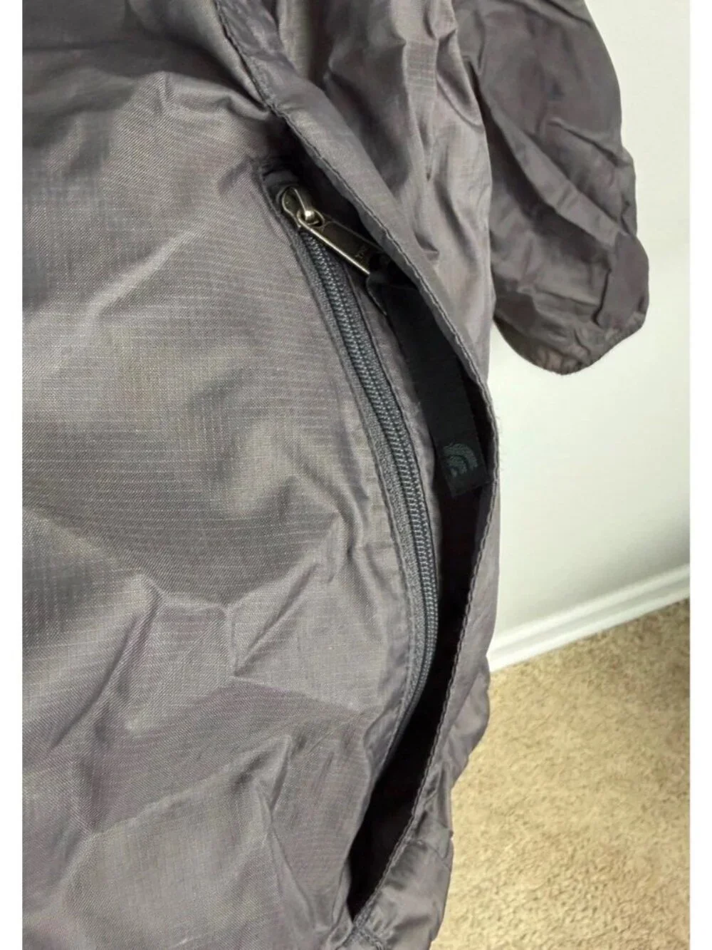 The North Face Grey Hooded Ripstop Windbreaker V608546 Size Large Men’s